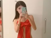 性慾超高的白老虎黑奶頭蘿莉